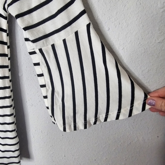 West Kei Red Black White Floral 1/2 Bell Sleeves Tunic Shirt Blouse Size L Large - Picture 5 of 13